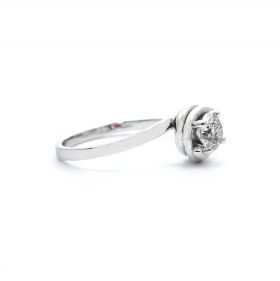 White gold engagement ring with diamond 0.50 ct