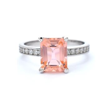 White gold ring with diamonds 0.16 ct and morganite 2.57 ct