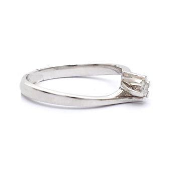 Pierścionek zaręczynowy z 14-karatowego białego złota z naturalnym diamentem 0.10 ct.