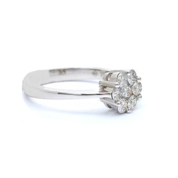 White gold ring with diamonds 0.66 ct