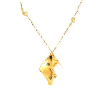 Yellow gold necklace with mother of pearl