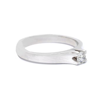 Годежен пръстен от бяло злато с диамант 0.16 ct