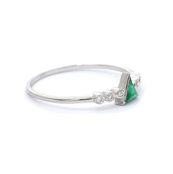White gold ring with diamond 0.05 ct and emerald 0.12 ct
