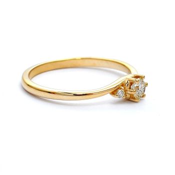 Pierścionek zaręczynowy z 14-karatowego żółtego złota z diamentami 0.17 ct.