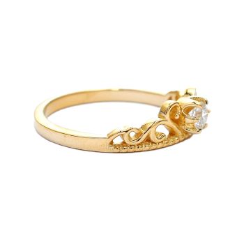 Yellow gold ring with diamond 0.15 ct