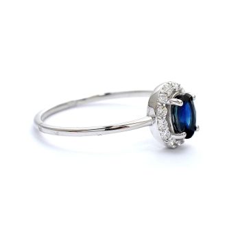 White gold ring with diamonds 0.14 ct and sapphyre 0.52 ct